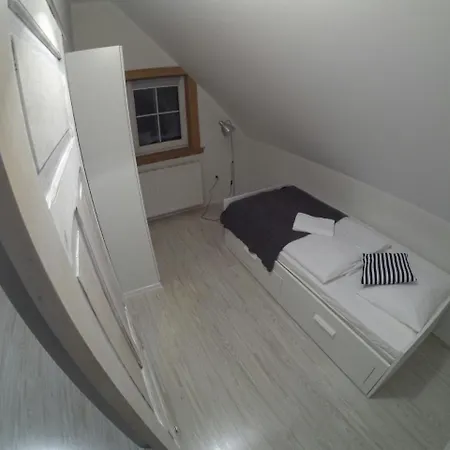 Lolobrygida Nocleg ze śniadaniem 3*